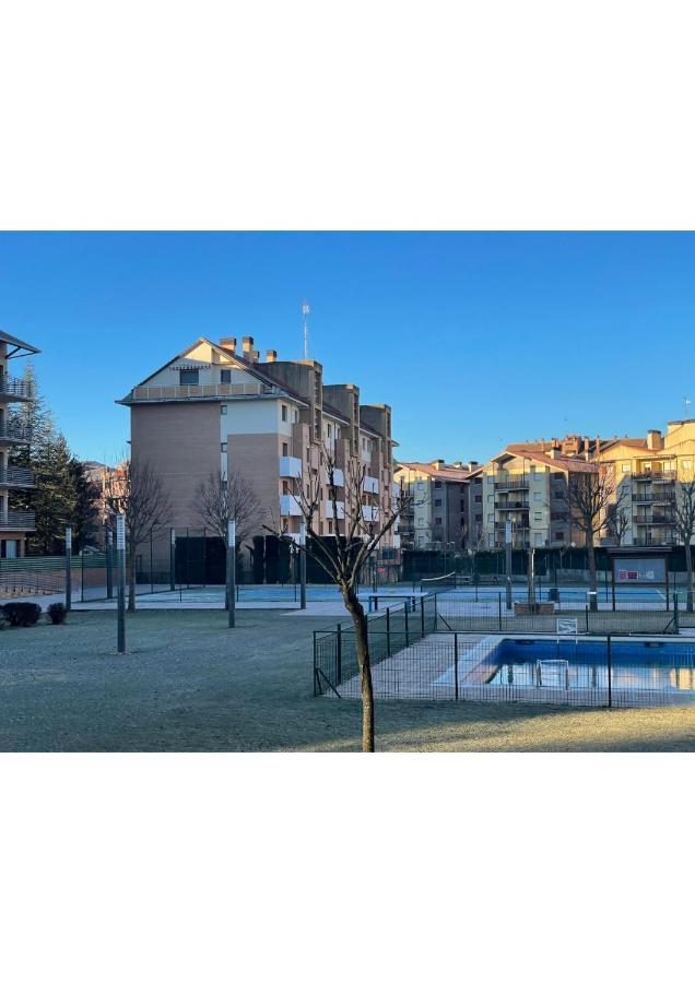 Penas De Aia Apartment Jaca Exterior photo