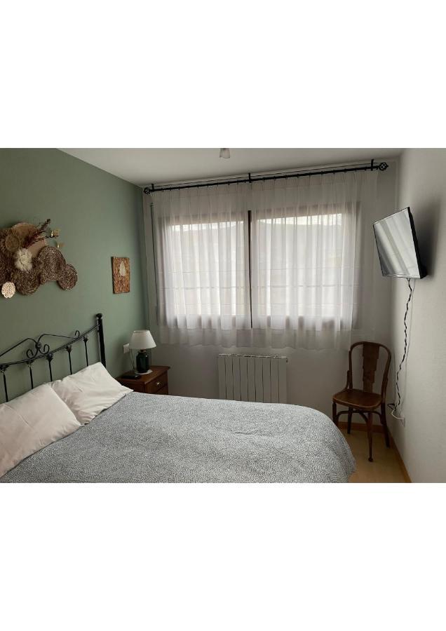 Penas De Aia Apartment Jaca Exterior photo