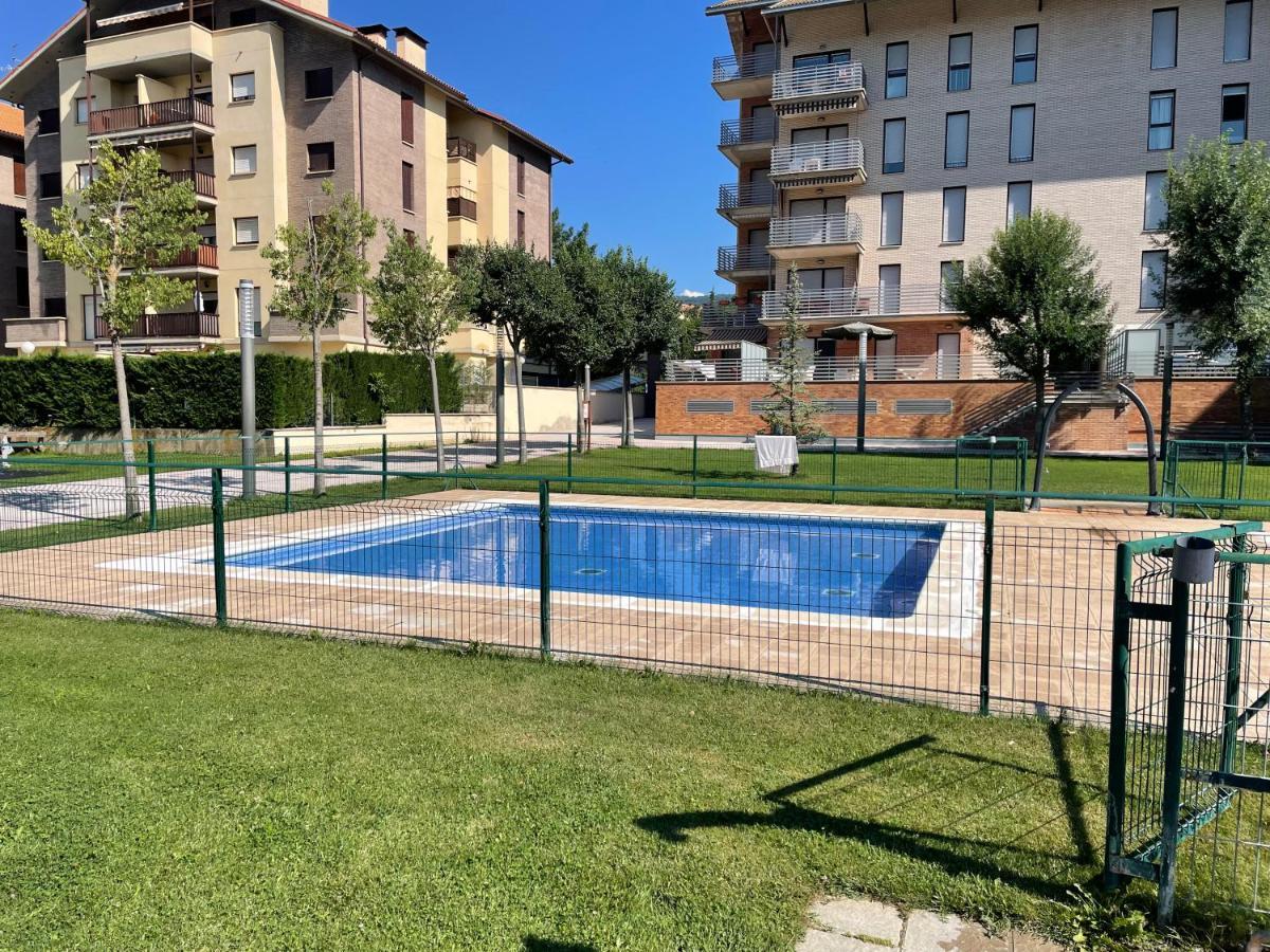 Penas De Aia Apartment Jaca Exterior photo